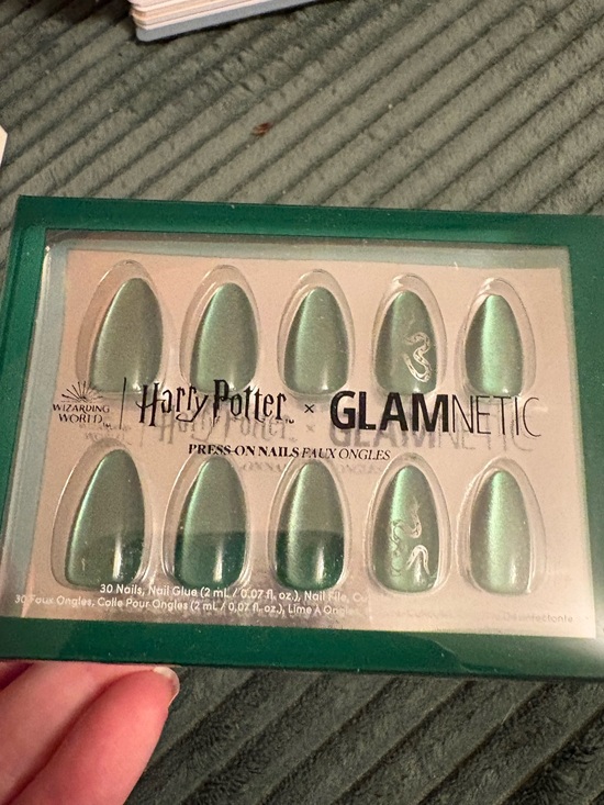 Glamnetic Other - Glamnetic slytherin glue on nails